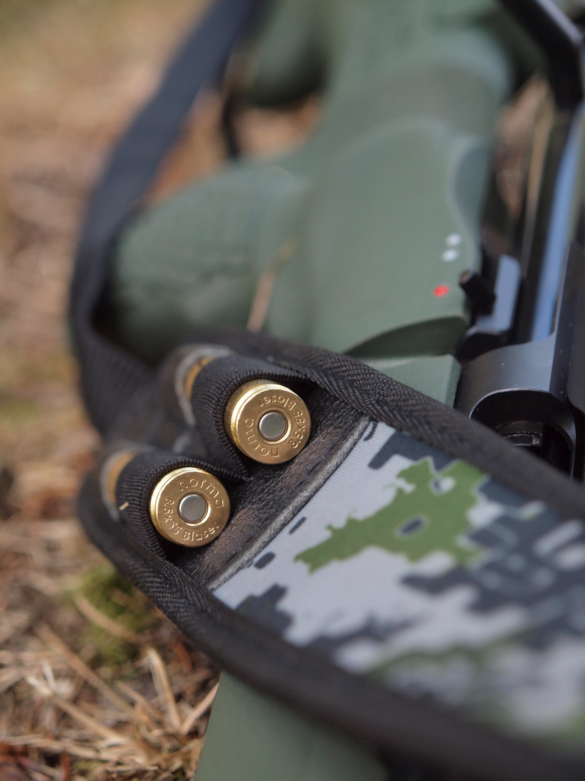 Náboje 8,5×55 Blaser v pažbové nábojnici
